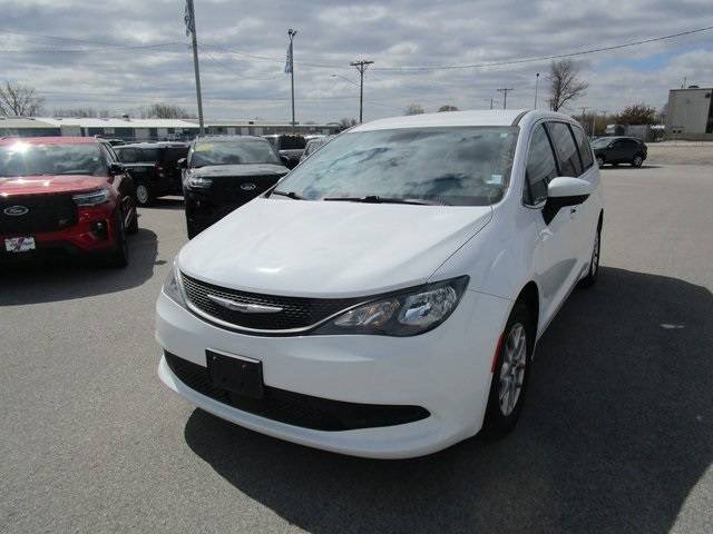 2022 Chrysler Voyager LX — Minivan — 91,780 mi — Davenport, IA