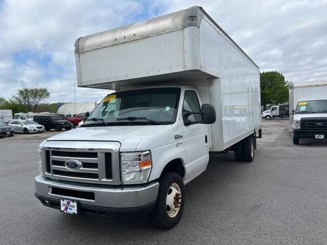 2018 Ford E-Series Cutaway E-450 — Chassis Cab Truck — 104,001 mi — Davenport, IA