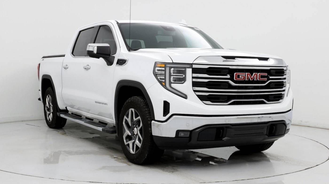 2024 GMC Sierra 1500 SLT — Pickup Truck — 2,470 mi — Kentwood, MI