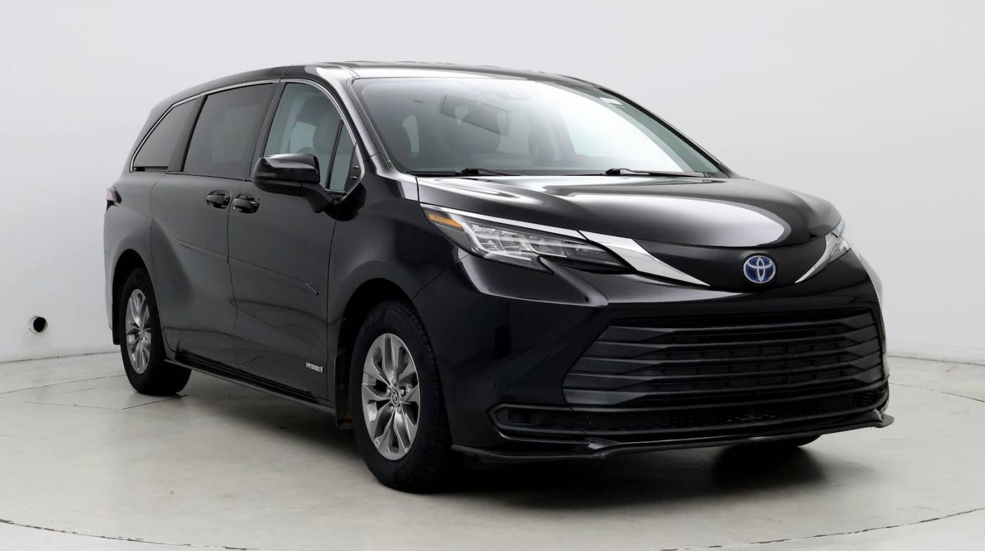 2021 Toyota Sienna LE — Minivan — 36,754 mi — Kentwood, MI