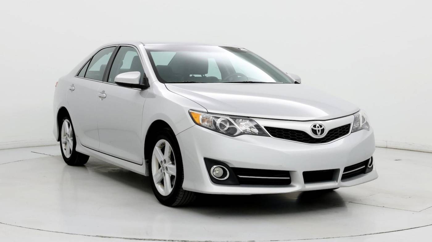 2013 Toyota Camry SE — Sedan — 20,925 mi — Kentwood, MI