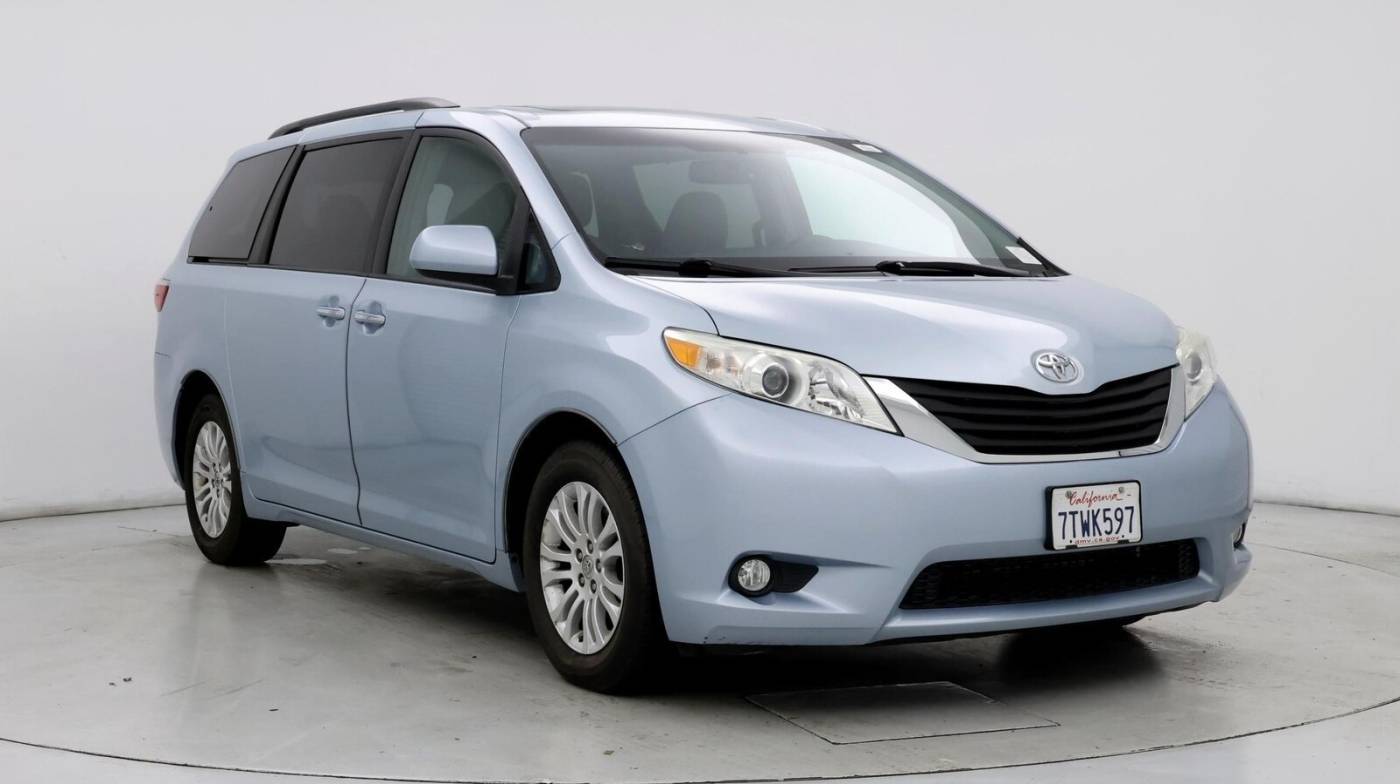 2016 Toyota Sienna XLE — Minivan — 16,641 mi — Fremont, CA