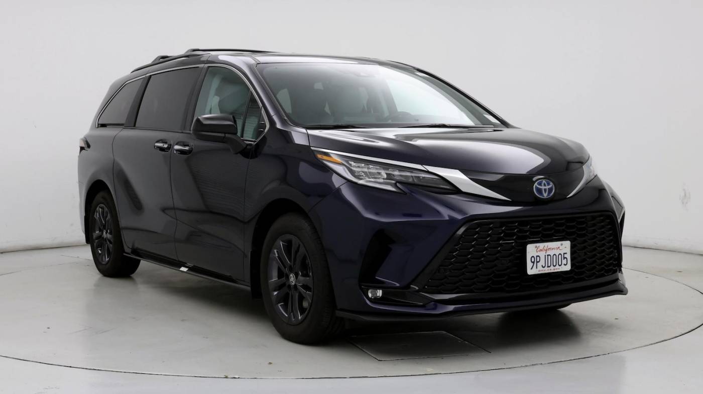 2024 Toyota Sienna XSE — Minivan — 5,583 mi — Fremont, CA