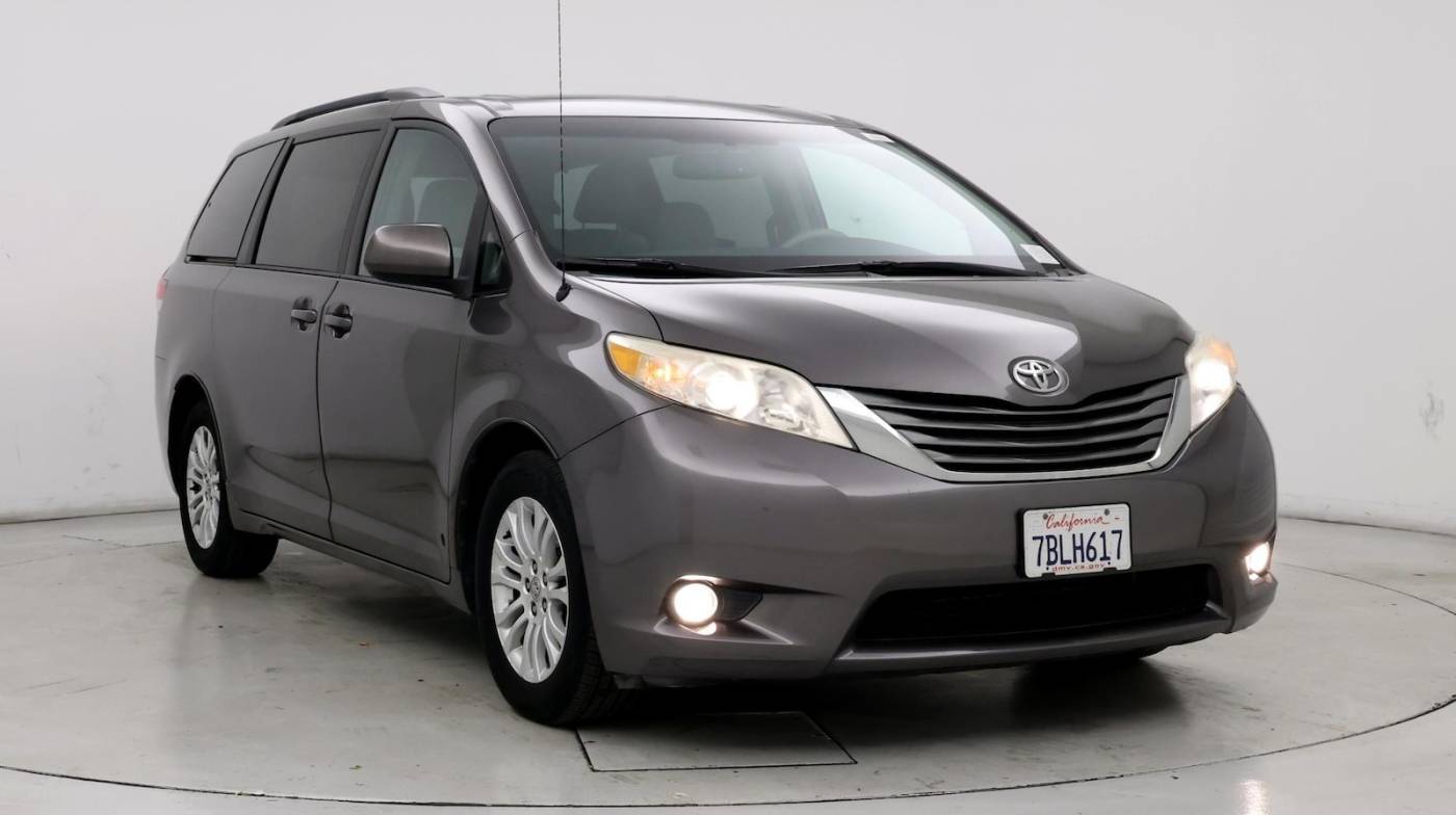 2013 Toyota Sienna XLE — Minivan — 106,203 mi — Santa Rosa, CA