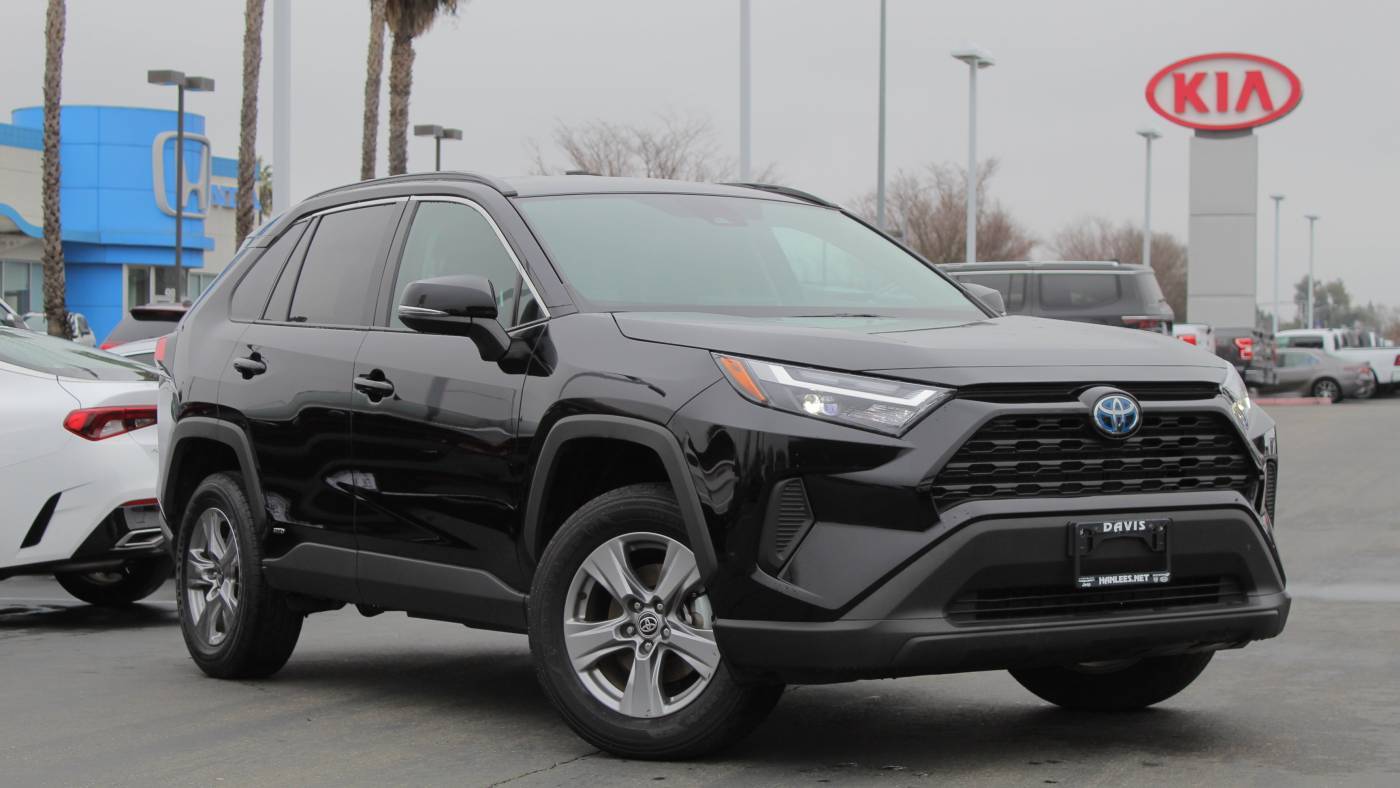 2024 Toyota RAV4 Hybrid XLE — SUV — 18,135 mi — Davis, CA