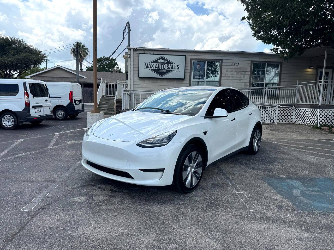 2022 Tesla Model Y Long Range — SUV — 33,771 mi — San Antonio, TX