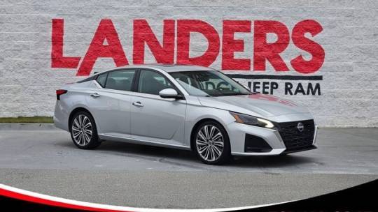 2023 Nissan Altima SL — Sedan — 44,413 mi — Little Rock, AR
