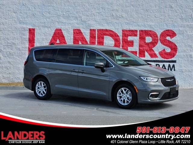 2023 Chrysler Pacifica Touring L — Minivan — 69,876 mi — Little Rock, AR