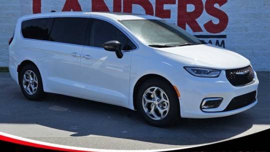 2024 Chrysler Pacifica Limited — Minivan — 7,336 mi — Little Rock, AR