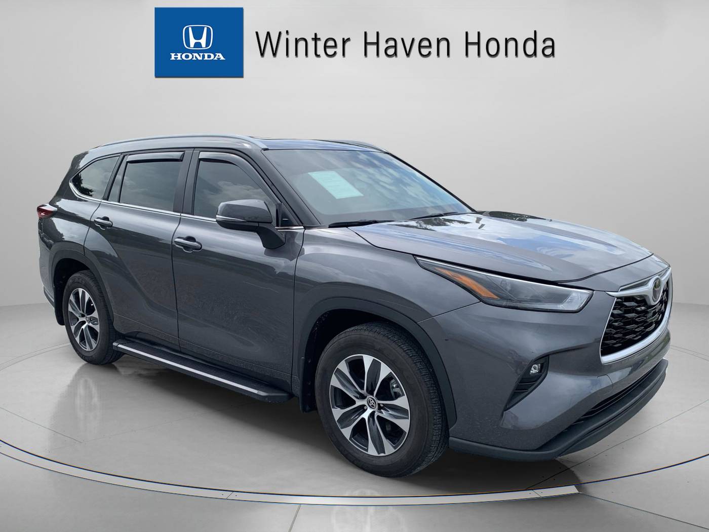 2024 Toyota Highlander XLE — SUV — 5,210 mi — Winter Haven, FL