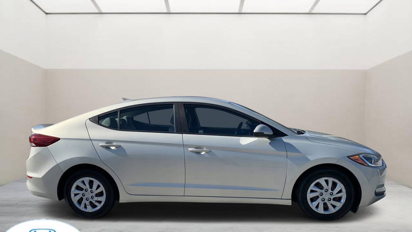 2017 Hyundai Elantra SE — Sedan — 104,614 mi — Winter Haven, FL