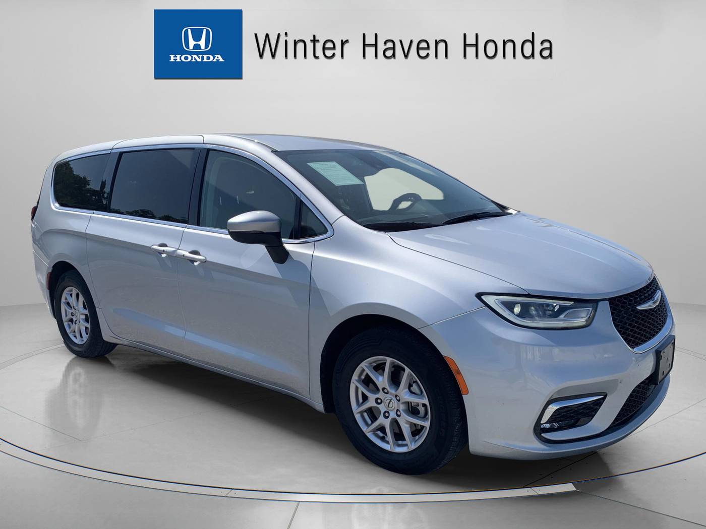 2023 Chrysler Pacifica Touring L — Minivan — 69,161 mi — Winter Haven, FL