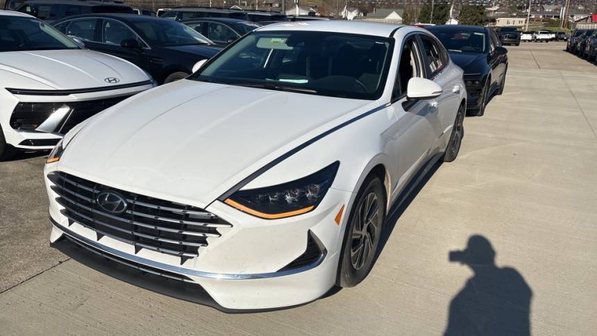 2023 Hyundai Sonata Hybrid Blue — Sedan — 18,647 mi — Pikeville, KY