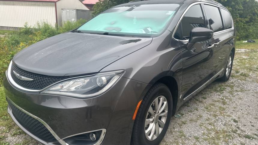 2017 Chrysler Pacifica Touring L — Minivan — 157,654 mi — Pikeville, KY