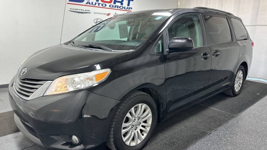 2013 Toyota Sienna XLE — Minivan — 234,000 mi — Pikeville, KY