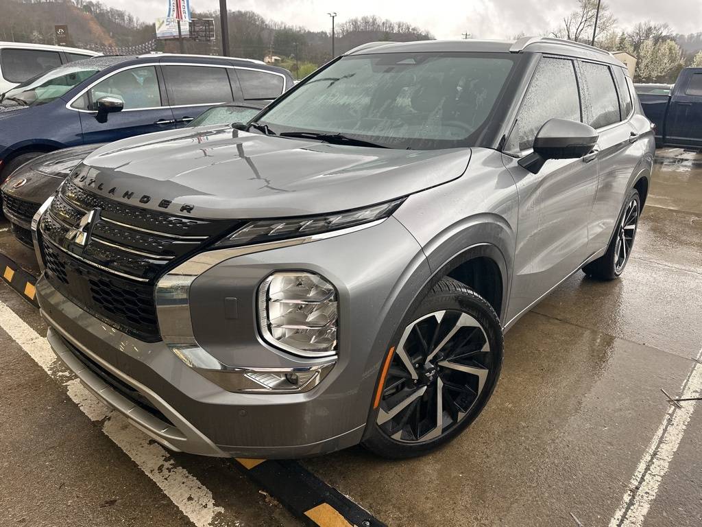2024 Mitsubishi Outlander SEL — SUV — 7,609 mi — Pikeville, KY