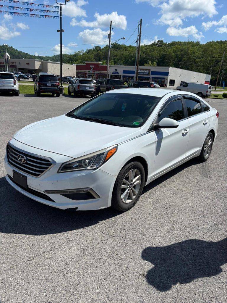 2015 Hyundai Sonata SE — Sedan — 104,453 mi — Pikeville, KY