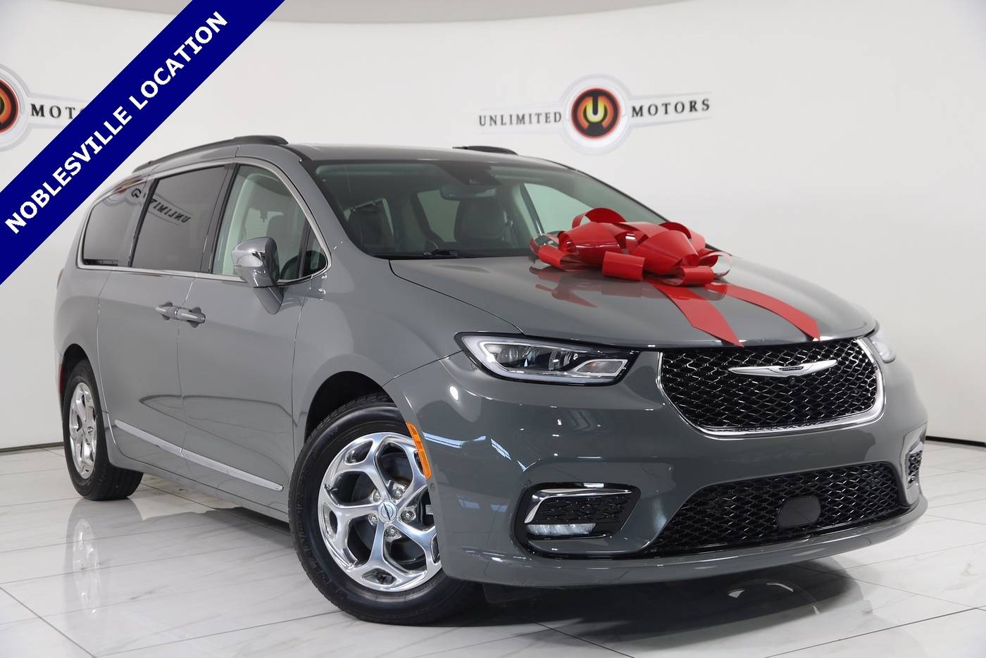 2022 Chrysler Pacifica Limited — Minivan — 37,952 mi — Noblesville, IN