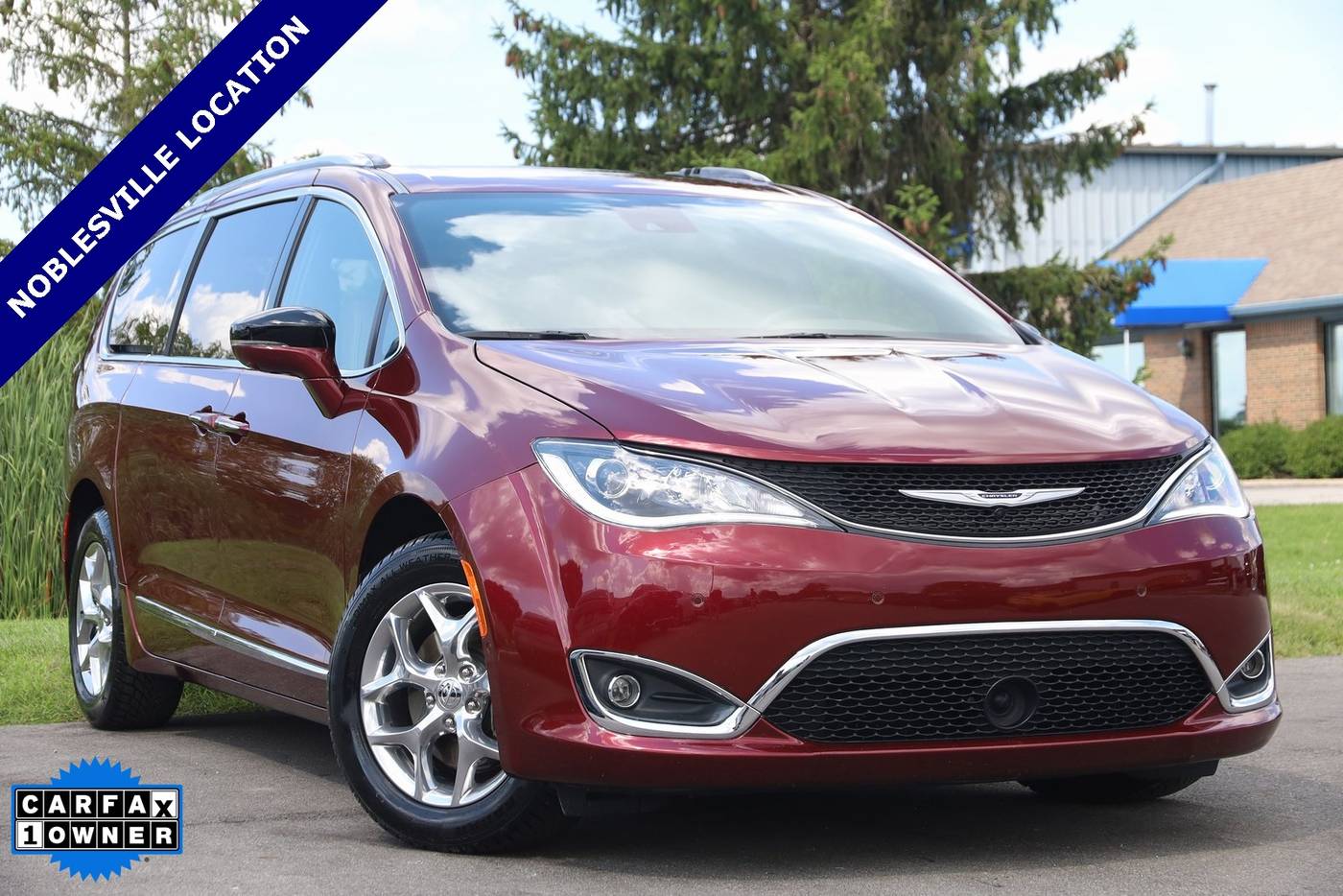 2020 Chrysler Pacifica Limited — Minivan — 32,874 mi — Noblesville, IN