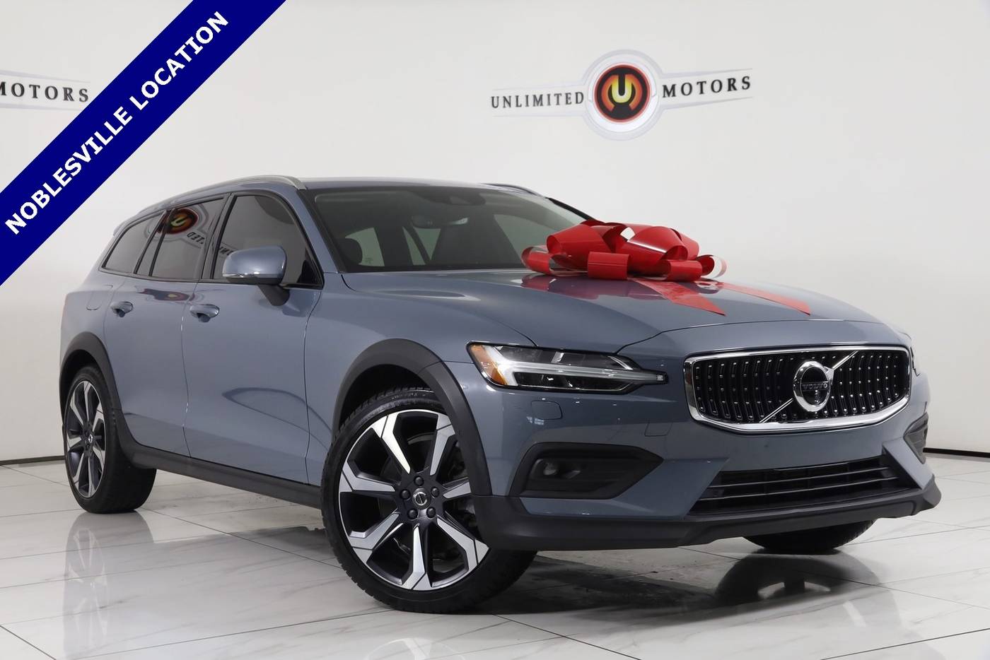 2022 Volvo V60 Cross Country T5 — Wagon — 28,442 mi — Noblesville, IN