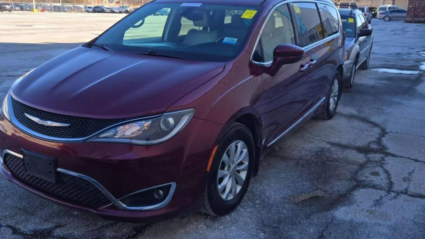 2018 Chrysler Pacifica Touring L — Minivan — 153,679 mi — Pennsauken, NJ