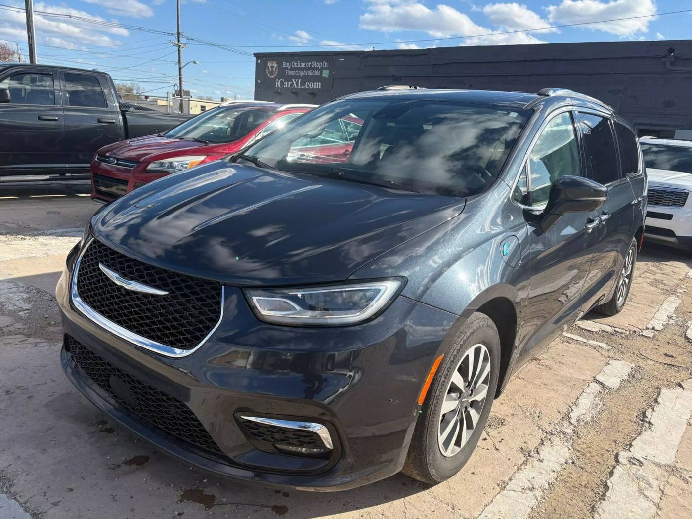 2021 Chrysler Pacifica Hybrid Touring L — Minivan — 89,741 mi — Pennsauken, NJ