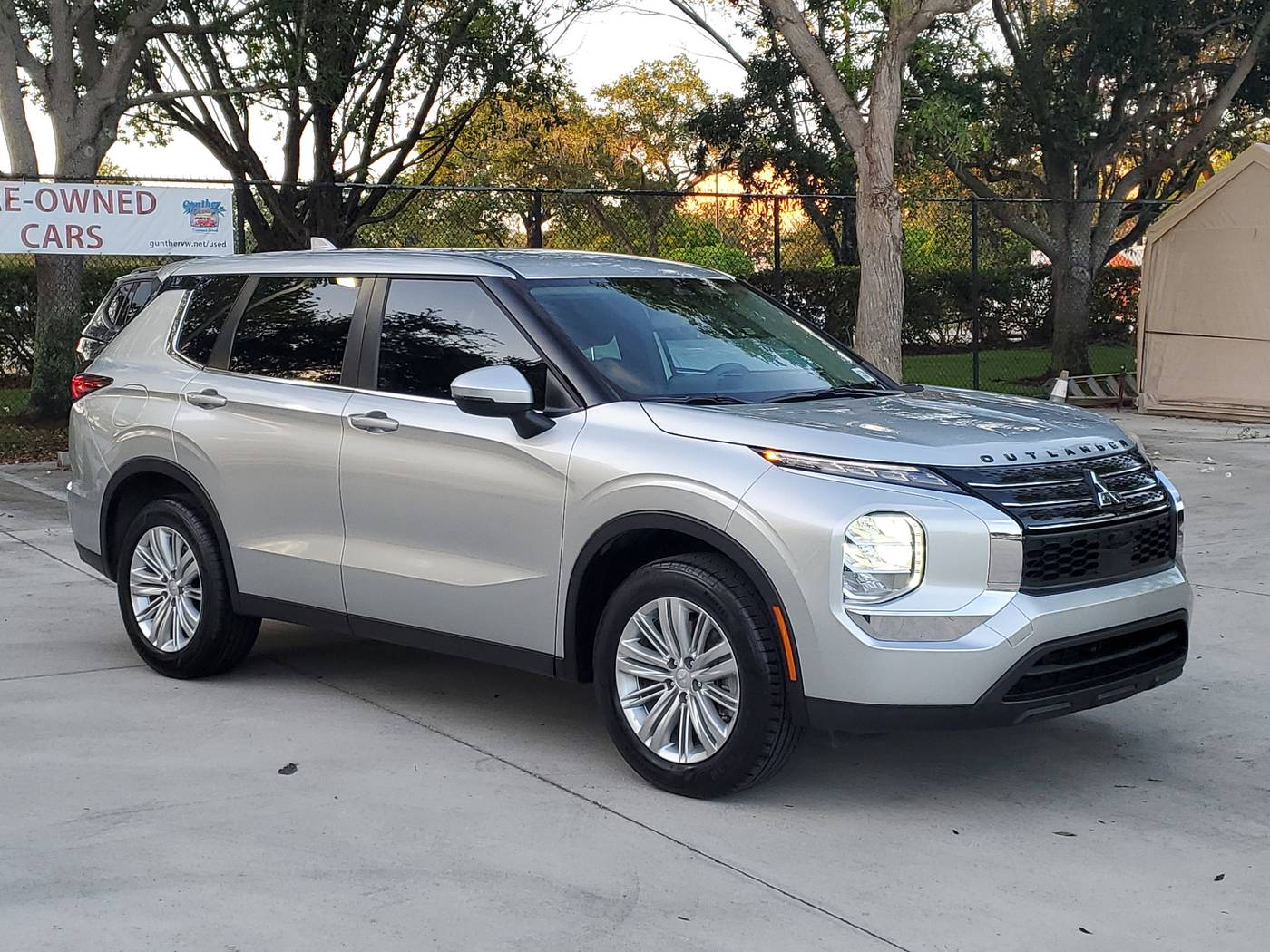 2023 Mitsubishi Outlander ES — SUV — 16,961 mi — Coconut Creek, FL