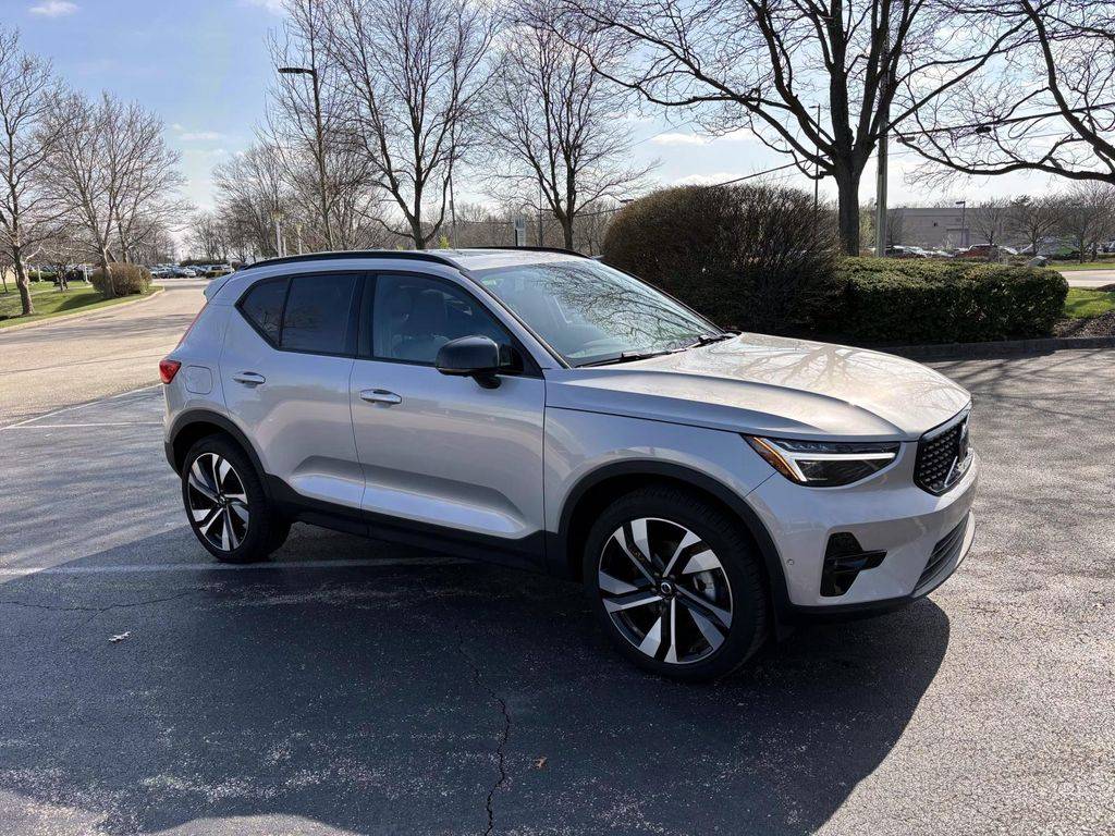 2025 Volvo XC40 Plus — SUV — 4,121 mi — Dublin, OH