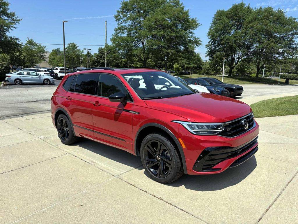 2024 Volkswagen Tiguan SE R-Line Black — SUV — 5,109 mi — Dublin, OH