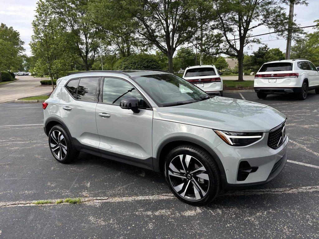 2025 Volvo XC40 Plus — SUV — 4,596 mi — Dublin, OH