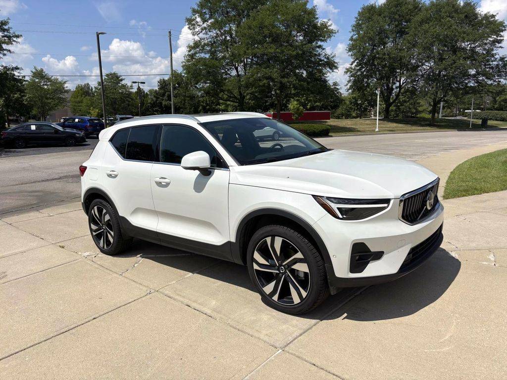 2025 Volvo XC40 Plus — SUV — 5,643 mi — Dublin, OH