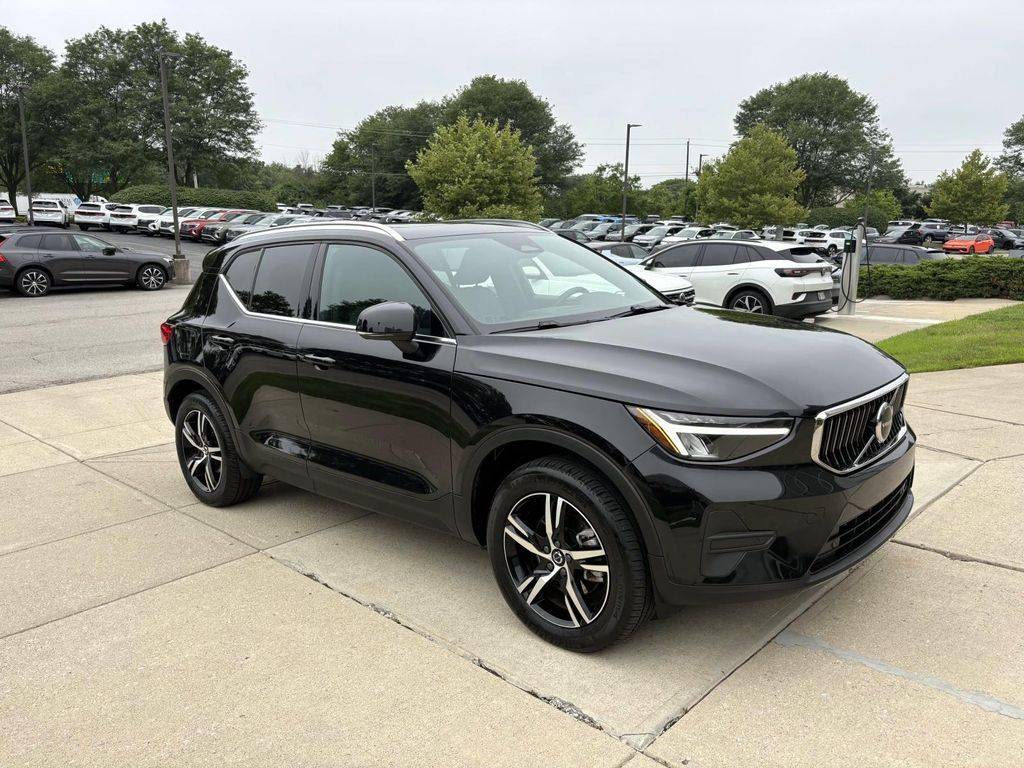 2025 Volvo XC40 Core — SUV — 15,657 mi — Dublin, OH