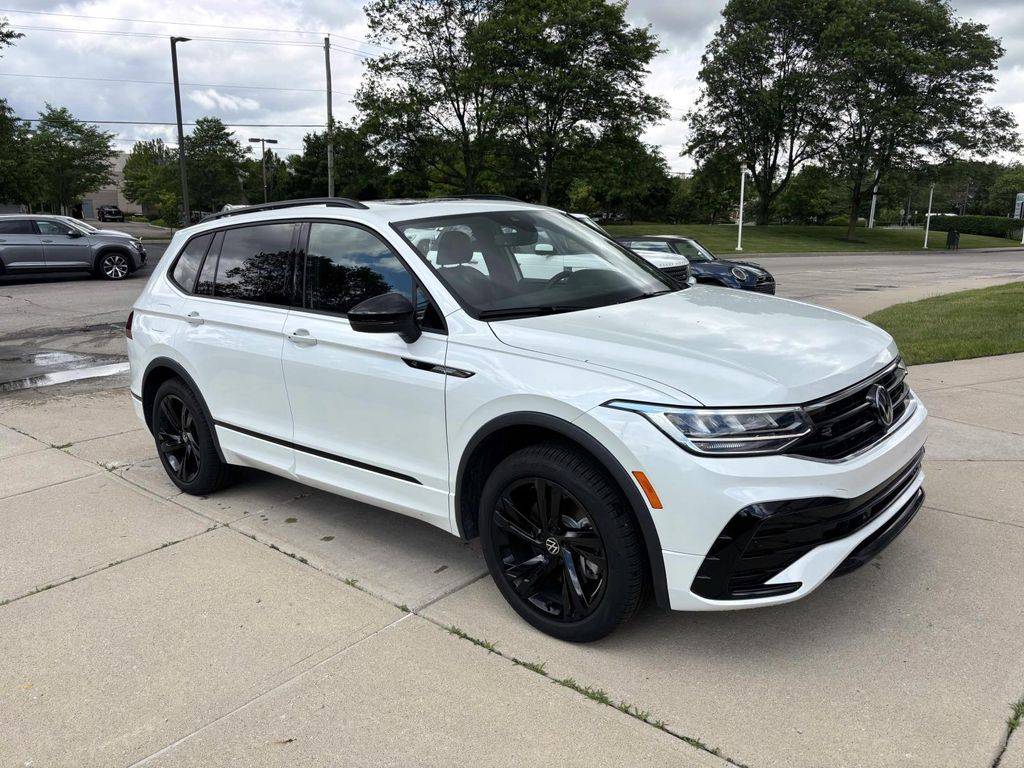 2024 Volkswagen Tiguan SE R-Line Black — SUV — 5,419 mi — Dublin, OH
