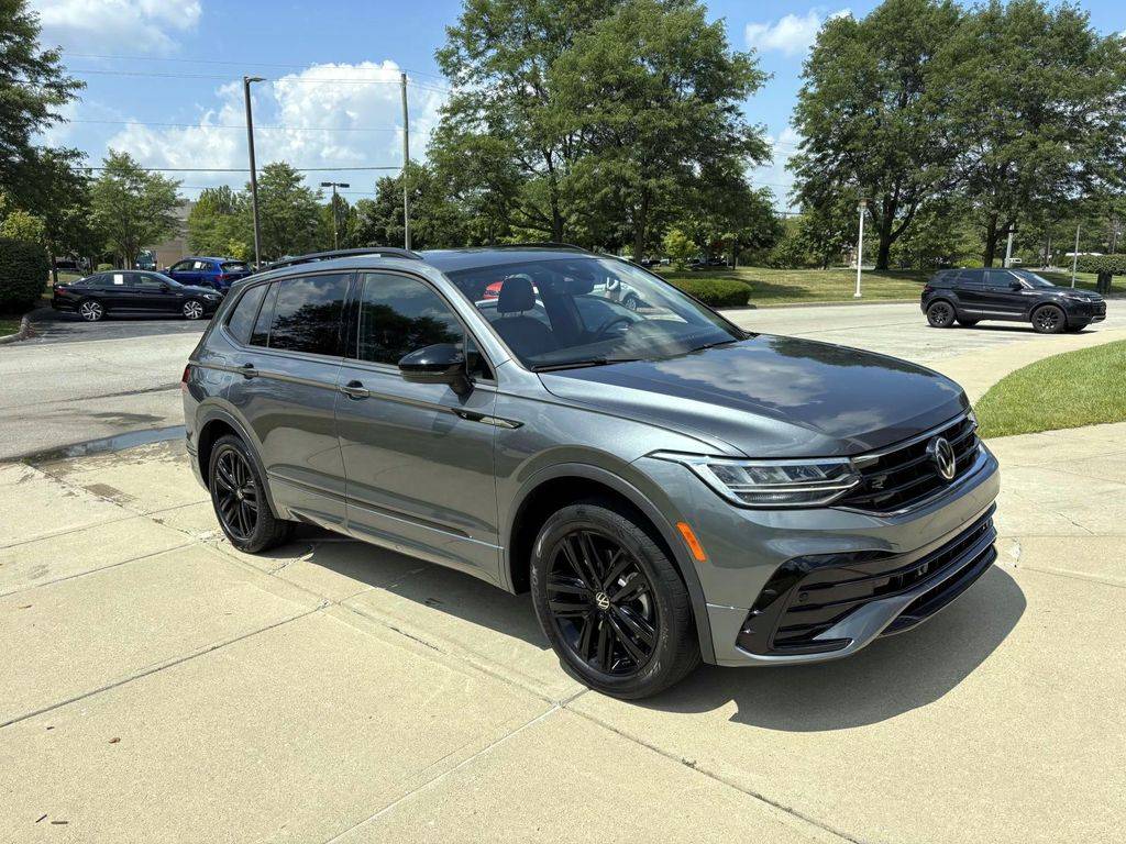 2022 Volkswagen Tiguan SE R-Line Black — SUV — 44,521 mi — Dublin, OH