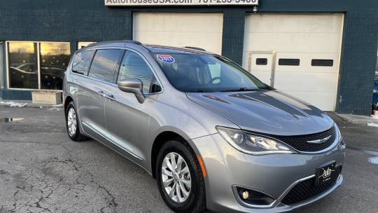 2017 Chrysler Pacifica Touring L — Minivan — 71,193 mi — Saugus, MA