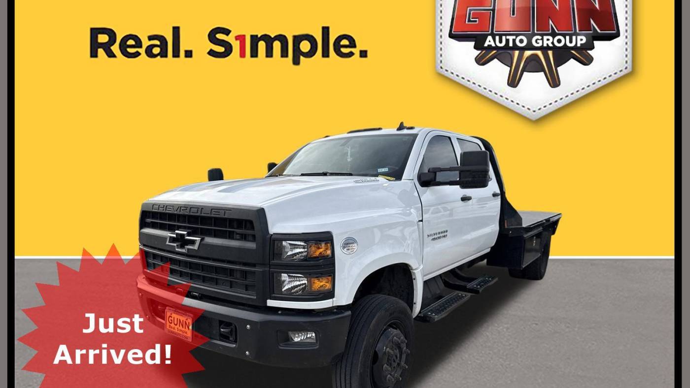 2022 Chevrolet Silverado MD Work Truck — Chassis Cab Truck — 73,005 mi — Selma, TX