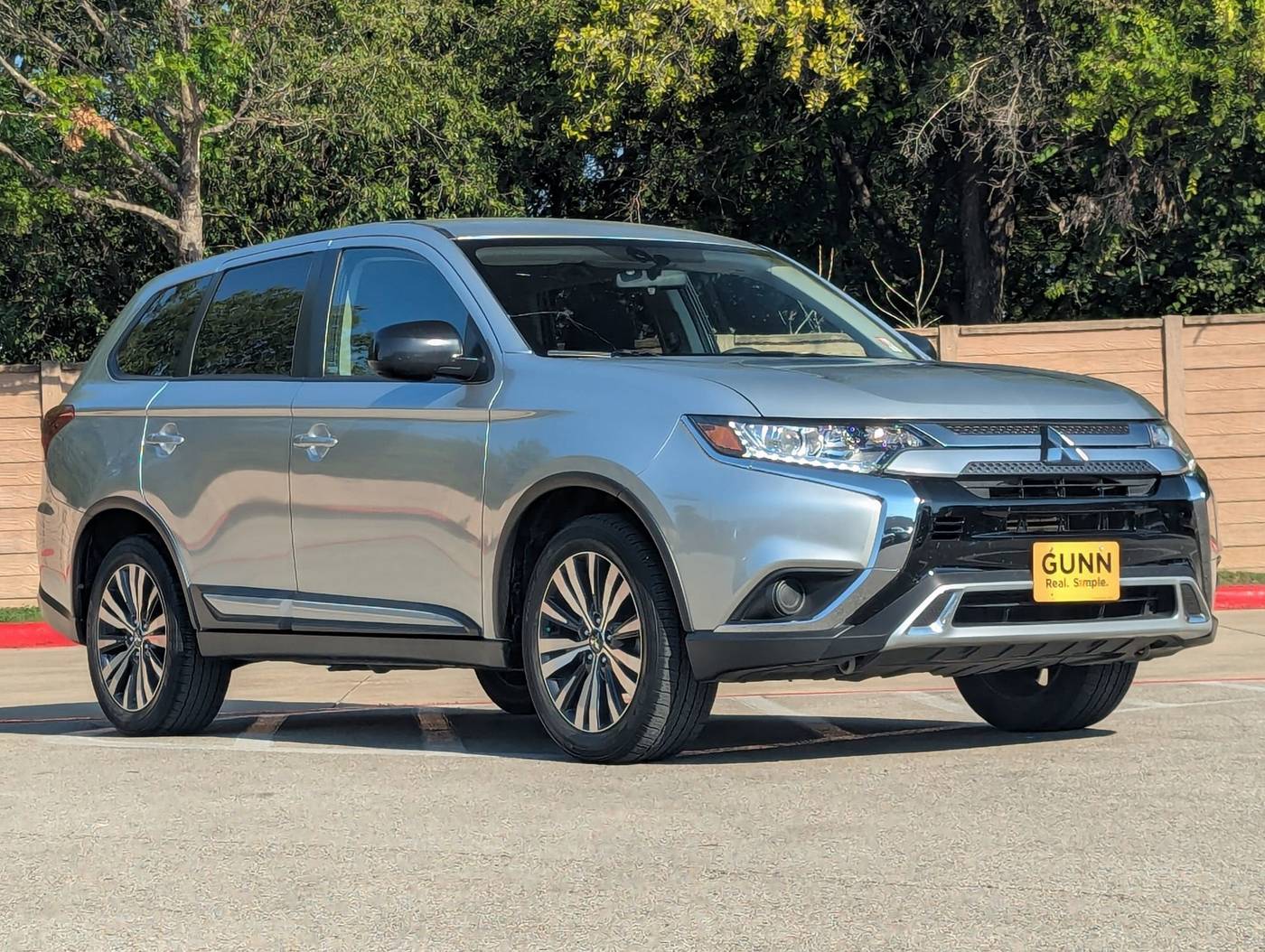 2020 Mitsubishi Outlander ES — SUV — 44,329 mi — San Antonio, TX