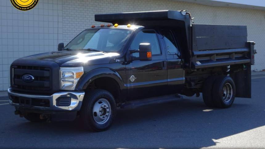 2016 Ford Super Duty F-350 Chassis Cab Lariat — Chassis Cab Truck — 81,121 mi — Somerville, MA