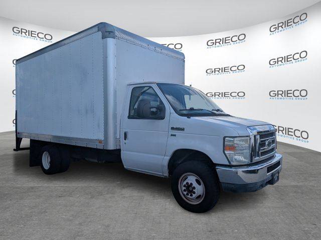 2014 Ford Econoline Commercial Cutaway E-350