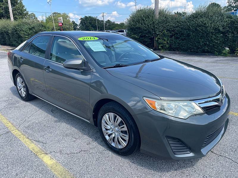 2014 Toyota Camry LE — Sedan — 93,392 mi — Frankfort, KY