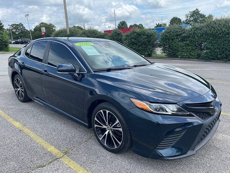 2020 Toyota Camry SE — Sedan — 79,600 mi — Frankfort, KY