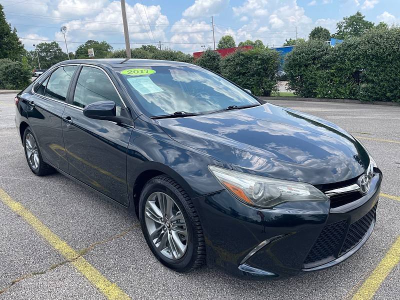2017 Toyota Camry SE — Sedan — 61,303 mi — Frankfort, KY