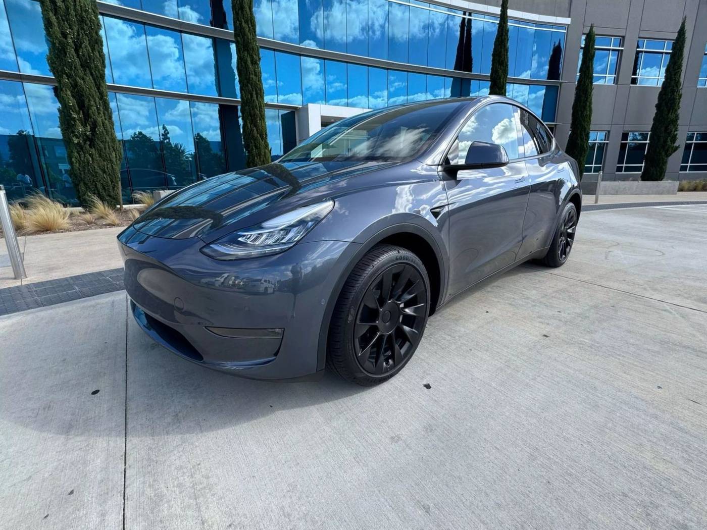 2022 Tesla Model Y Long Range — SUV — 17,022 mi — Newport Beach, CA