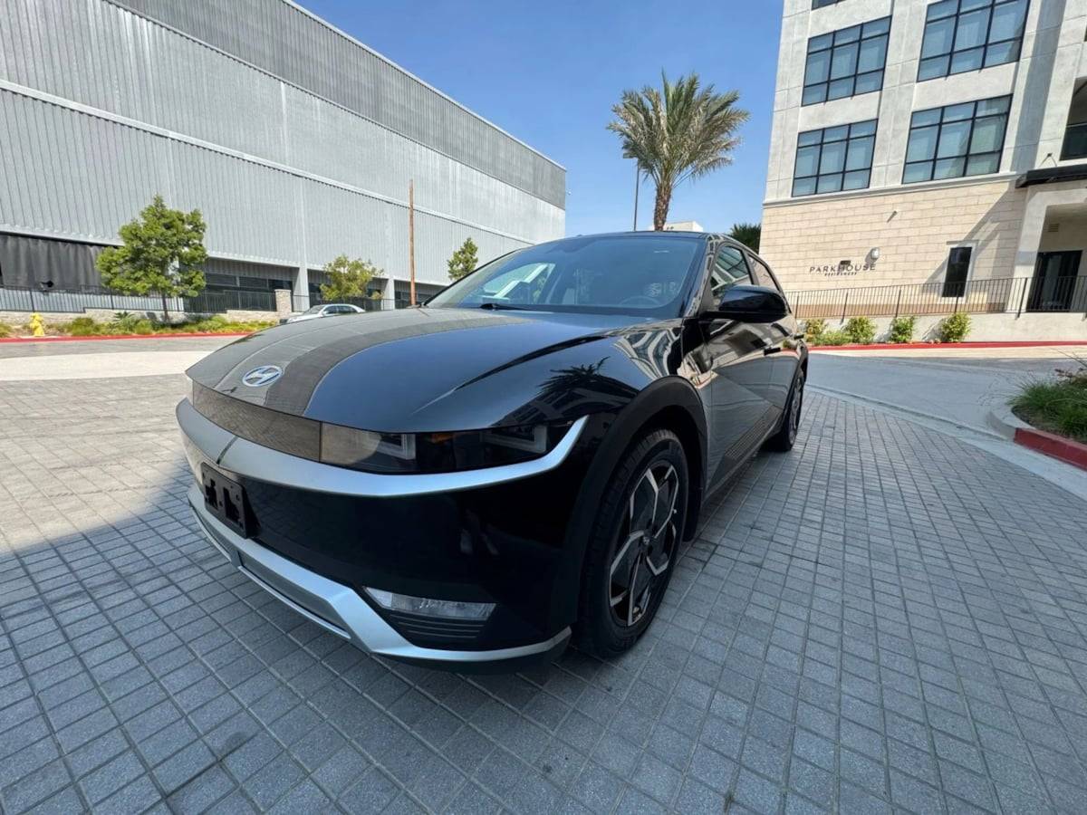 2023 Hyundai IONIQ 5 SE — SUV — 17,739 mi — Newport Beach, CA