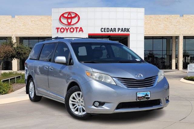 2017 Toyota Sienna XLE — Minivan — 94,843 mi — Leander, TX