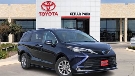2024 Toyota Sienna XLE — Minivan — 17,087 mi — Leander, TX