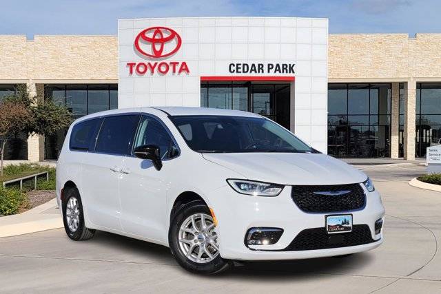 2024 Chrysler Pacifica Touring L — Minivan — 22,248 mi — Leander, TX