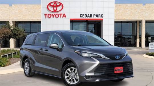 2024 Toyota Sienna LE — Minivan — 13,492 mi — Leander, TX