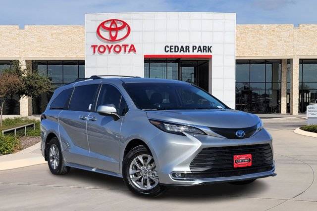 2024 Toyota Sienna XLE — Minivan — 7,559 mi — Leander, TX