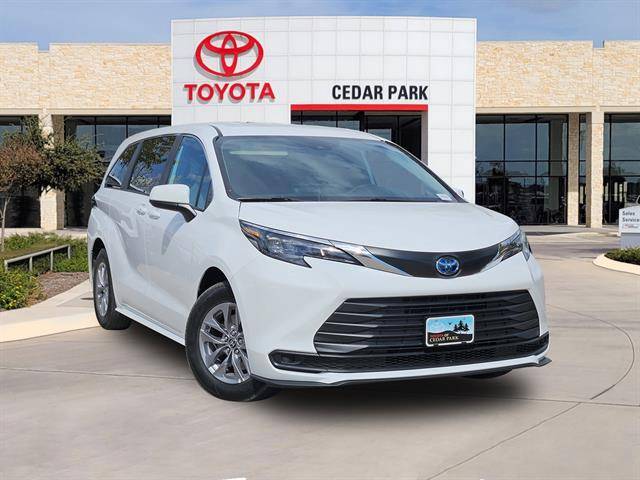 2025 Toyota Sienna LE — Minivan — 19,796 mi — Leander, TX